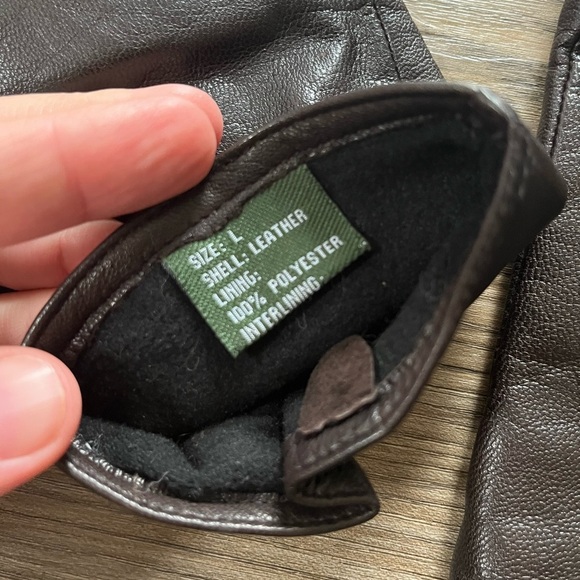 Thinsulate Women’s Brown Leather Gloves - Picture 4 of 5